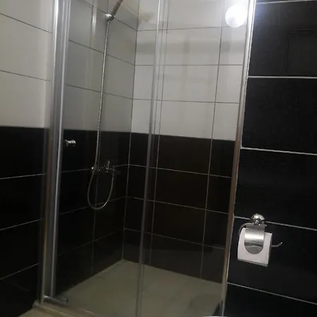 Est Apartment