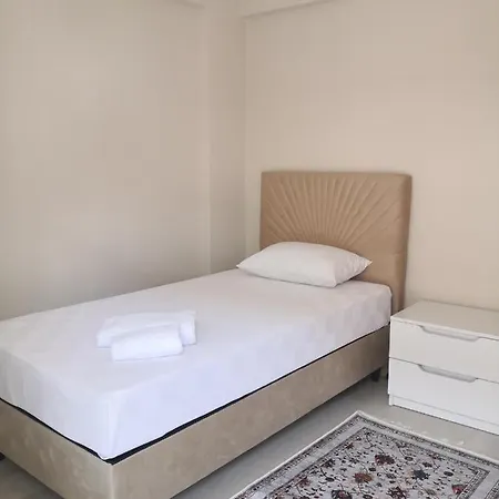 Est Apartment *