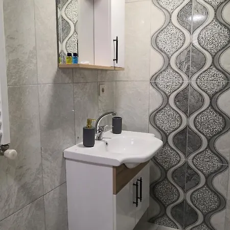 Est * Трабзон