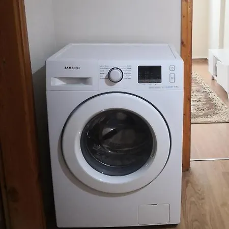 Est Apartment