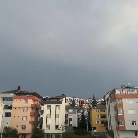 Est Apartment
